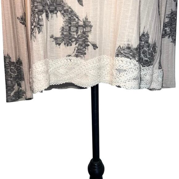 Rewind womens size M ribbed crochet embroidered crochet lace vented back tunic - Picture 5 of 7